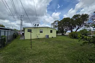6495 W 2nd Ct, Hialeah, FL 33012 - Photo 6
