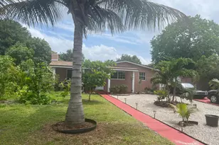 1026 Hansen St, West Palm Beach, FL 33405 - Photo 2