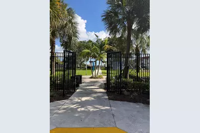 2950 Sunrise Lakes Drive W #305, Sunrise, FL 33322 - Photo 10