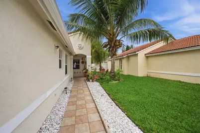 7069 Burgess Drive, Lake Worth, FL 33467 - Photo 4