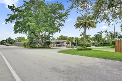 4460 NE 17th Terrace, Oakland Park, FL 33334 - Photo 2