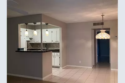 32 Salisbury B, West Palm Beach, FL 33417 - Photo 2