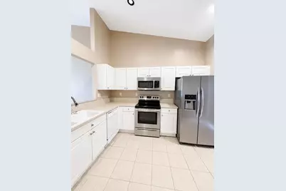 2401 E Aragon Boulevard #5, Sunrise, FL 33313 - Photo 2