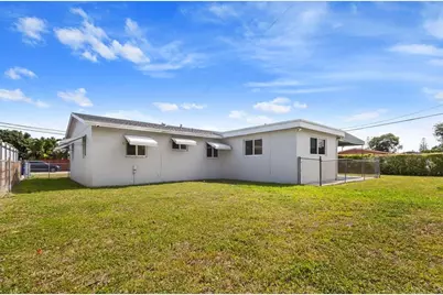 101 NE 195th Street, Miami, FL 33179 - Photo 2