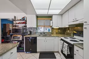 101 NE 195th St, Miami, FL 33179 - Photo 10