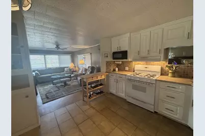 586 NE 47th Street, Deerfield Beach, FL 33064 - Photo 12