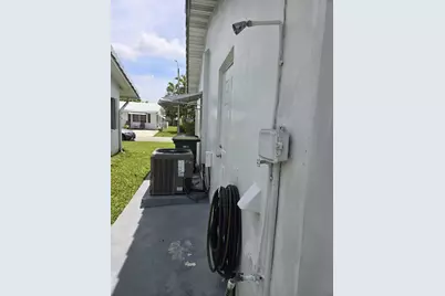 5805 NW 83rd Avenue, Tamarac, FL 33321 - Photo 28