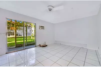 100 SW 132nd Way #109k, Pembroke Pines, FL 33027 - Photo 2