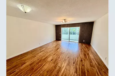 1000 NE 14th Avenue #304, Hallandale Beach, FL 33009 - Photo 2