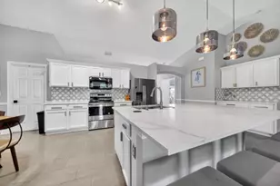 982 SW Kappa Ave, Port Saint Lucie, FL 34953 - Photo 8