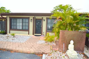 2280 Poinsetta Ct, Pembroke Pines, FL 33026 - Photo 1
