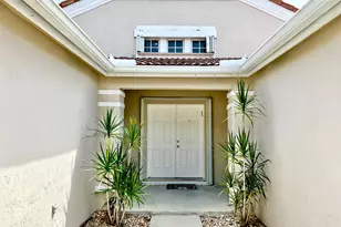 386 Carrington Dr, Weston, FL 33326 - Photo 2