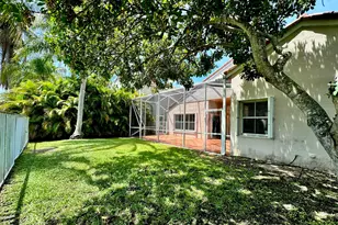 386 Carrington Dr, Weston, FL 33326 - Photo 8