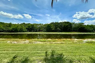 386 Carrington Dr, Weston, FL 33326 - Photo 4
