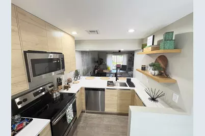 690 SE 23rd Avenue #1, Pompano Beach, FL 33062 - Photo 2