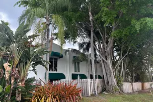 690 SE 23rd Ave, Pompano Beach, FL 33062 - Photo 2