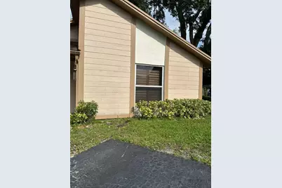 2086 SW 71st Way, Davie, FL 33317 - Photo 12