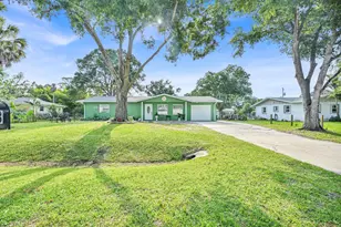 5214 Bowling Green Dr, Fort Pierce, FL 34951 - Photo 2
