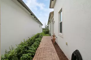 8914 Kingsmoor Wy, Lake Worth, FL 33467 - Photo 6