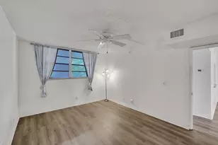 9470 Poinciana Pl, Davie, FL 33324 - Photo 36