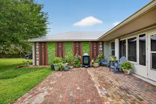 5606 Silver Oak Dr, Fort Pierce, FL 34982 - Photo 2