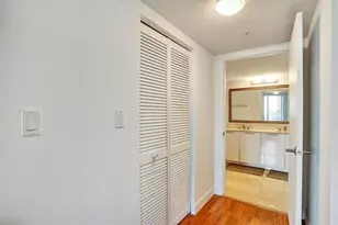 1800 N Bayshore Dr, Miami, FL 33132 - Photo 12