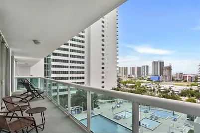 1800 N Bayshore Drive #1610, Miami, FL 33132 - Photo 2