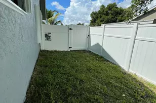 378 NW 2nd Way, Deerfield Beach, FL 33441 - Photo 8