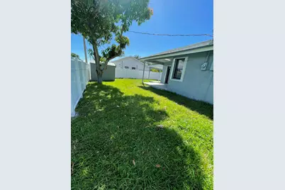 378 NW 2nd Way, Deerfield Beach, FL 33441 - Photo 10