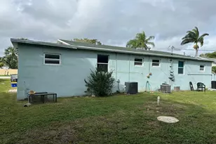 9192 Sunrise Dr, West Palm Beach, FL 33403 - Photo 12