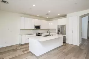19364 S Whitewater Ave, Weston, FL 33332 - Photo 8