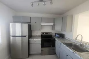 8600 N Sherman Circle N, Miramar, FL 33025 - Photo 6