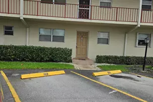 103 Oxford 400, West Palm Beach, FL 33417 - Photo 1