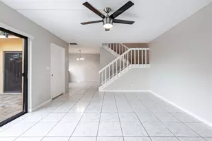 941 Springdale Cir, Palm Springs, FL 33461 - Photo 12