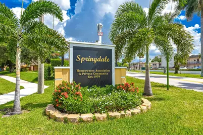 941 Springdale Circle, Palm Springs, FL 33461 - Photo 18