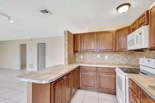 614 Holly Dr, Palm Beach Gardens, FL 33410 - Photo 8