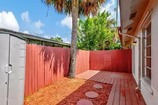 614 Holly Dr, Palm Beach Gardens, FL 33410 - Photo 16