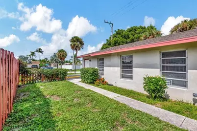 614 Holly Drive #1, Palm Beach Gardens, FL 33410 - Photo 2