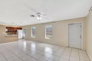 614 Holly Dr, Palm Beach Gardens, FL 33410 - Photo 6