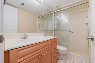 109 Lake Emerald Dr, Oakland Park, FL 33309 - Photo 16