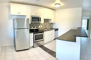 1004 Pine Dr, Pompano Beach, FL 33060 - Photo 4
