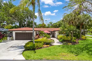 701 SW 5th St, Boca Raton, FL 33486 - Photo 2