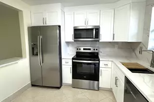 9440 SW 8th St, Boca Raton, FL 33428 - Photo 2