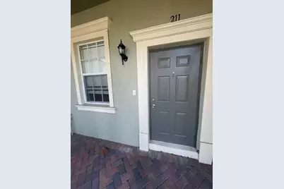 211 E Thatch Palm Circle, Jupiter, FL 33458 - Photo 2