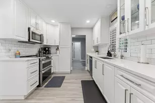 282 NE 27th Ct, Boca Raton, FL 33431 - Photo 2