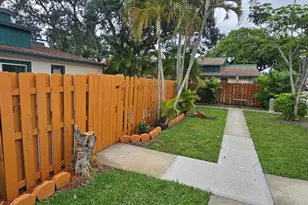 1016 Manor Dr, Palm Springs, FL 33461 - Photo 6