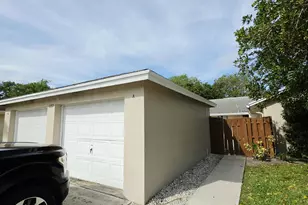 1157 Hyacinth Pl, Wellington, FL 33414 - Photo 2