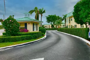 22 Colonial Club Dr, Boynton Beach, FL 33435 - Photo 36