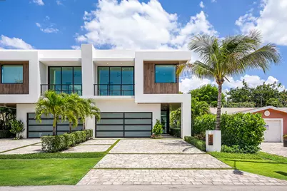 320 NE Wavecrest Way, Boca Raton, FL 33432 - Photo 1