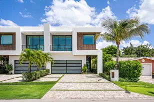 320 NE Wavecrest Way, Boca Raton, FL 33432 - Photo 1